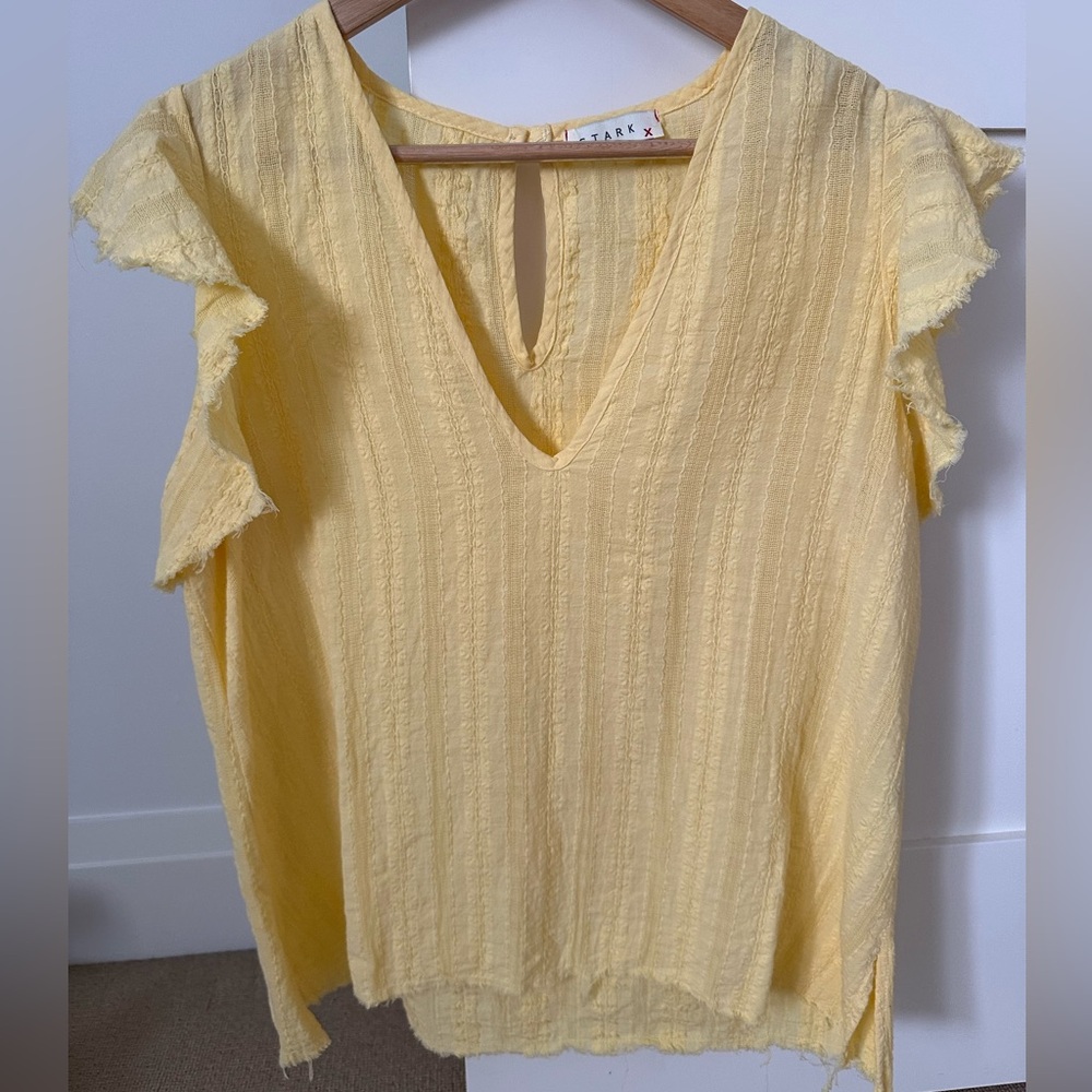 Stark X cotton v-neck top with back button closure